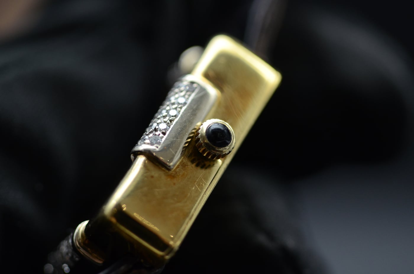Delaneau Or Jaune Cadran Onyx et Diamants