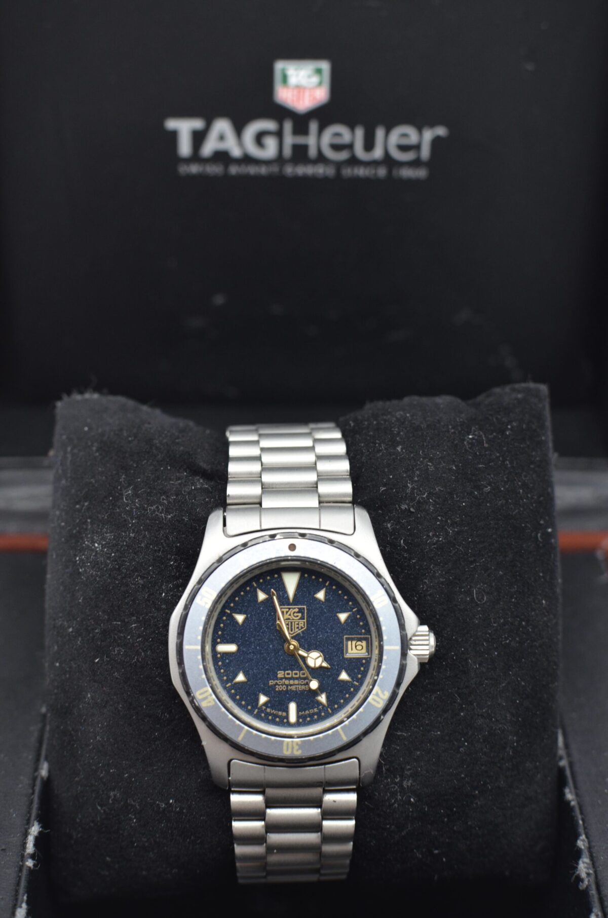tag heuer 2000 professional