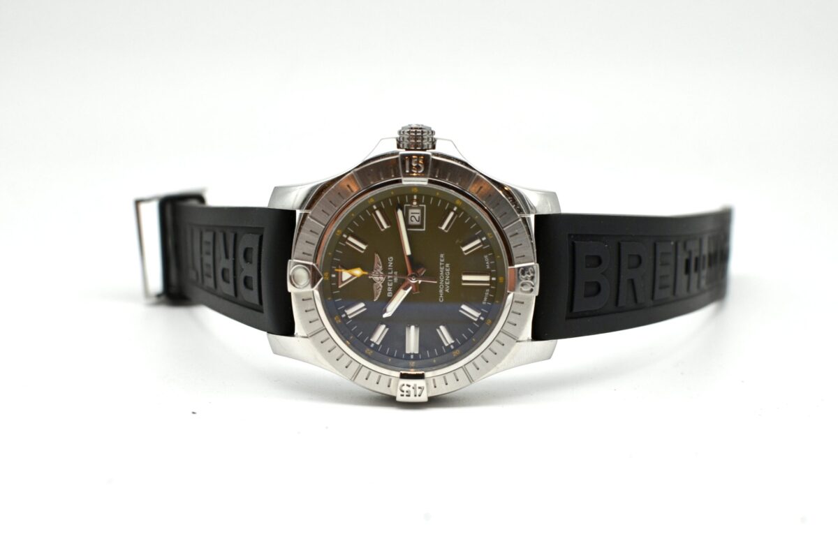 breitling avenger vert