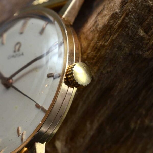 Omega Auto or tréssé