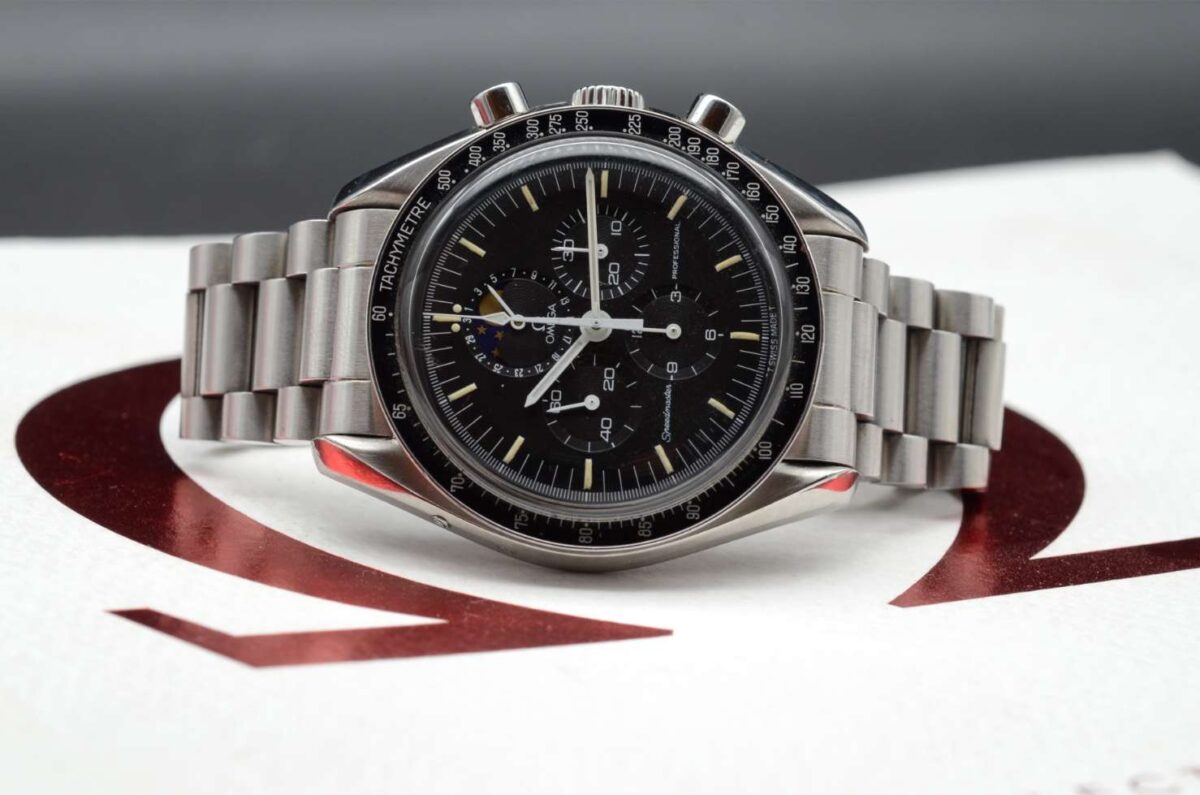 Omega Speedmaster moonwatch