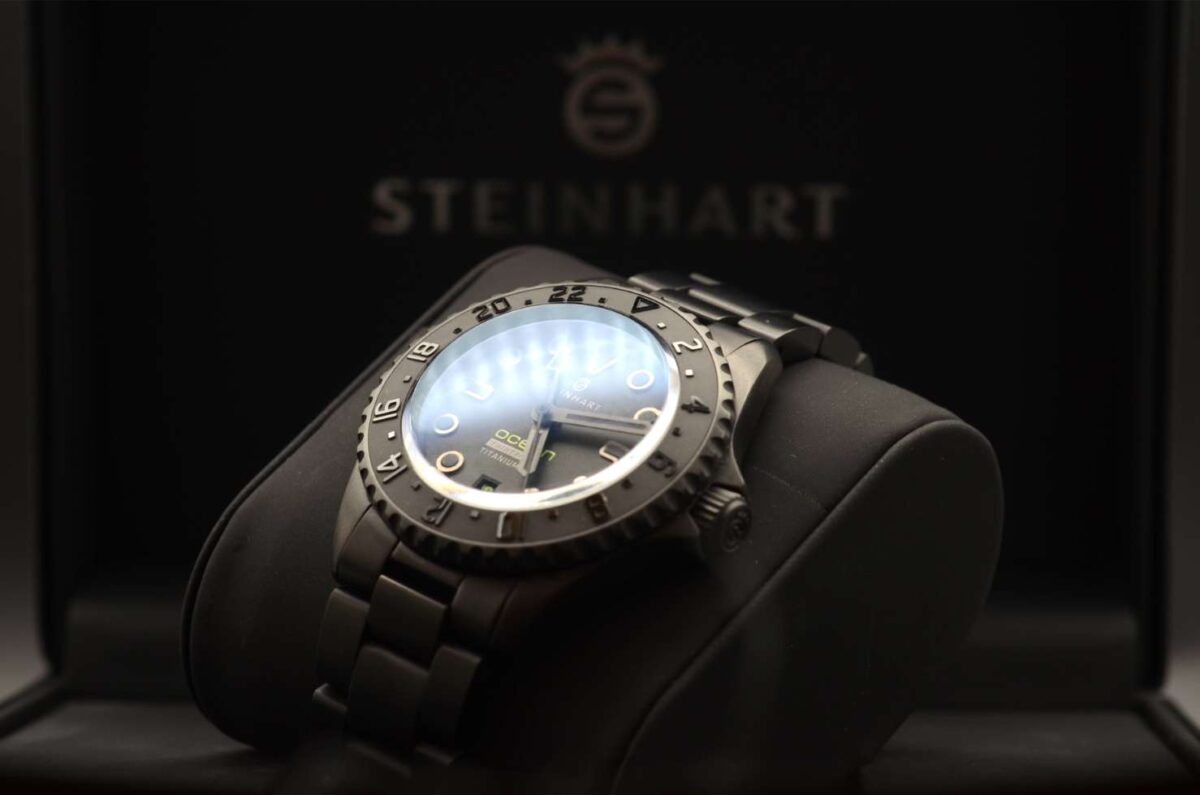 Steinhart Océan 39 Titanium GMT phantom green