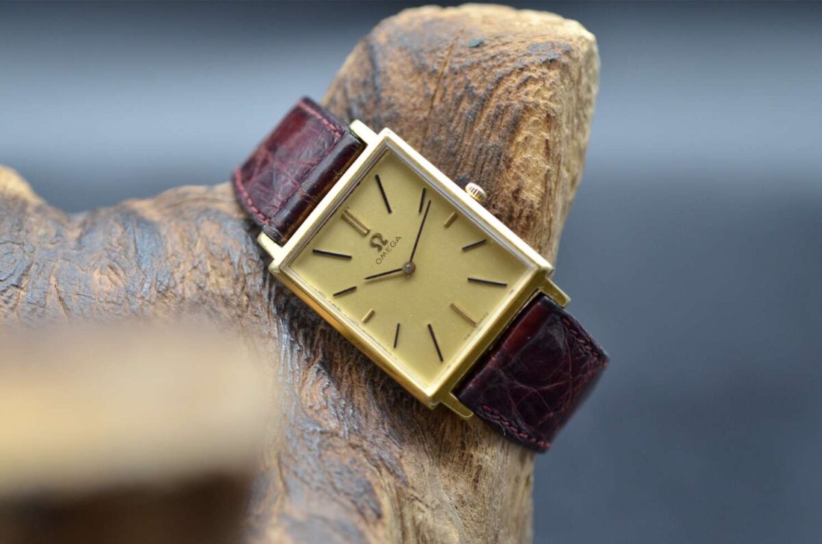 Omega Vintage Rectangulaire - 111.057