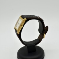 universal geneve or jaune