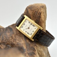 universal geneve or jaune