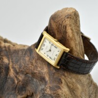 universal geneve or jaune