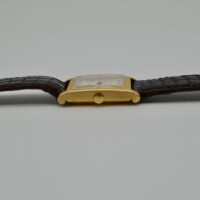 universal geneve or jaune