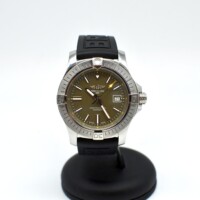 breitling avenger vert