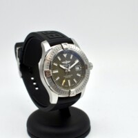breitling avenger vert