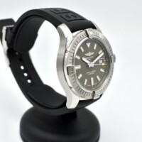 breitling avenger vert