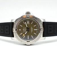 breitling avenger vert