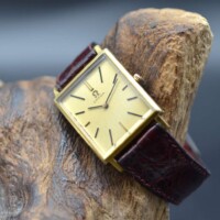 Omega Vintage Rectangulaire - 111.057
