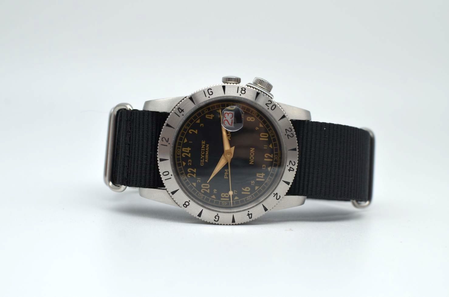 Glycine Airman NOON GL0377