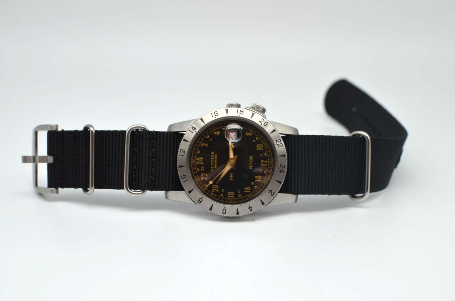 Glycine Airman NOON GL0377