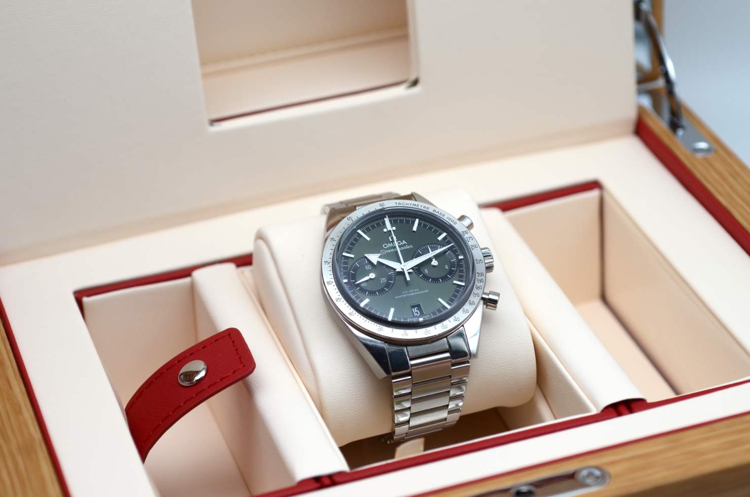 Omega Speedmaster 57
