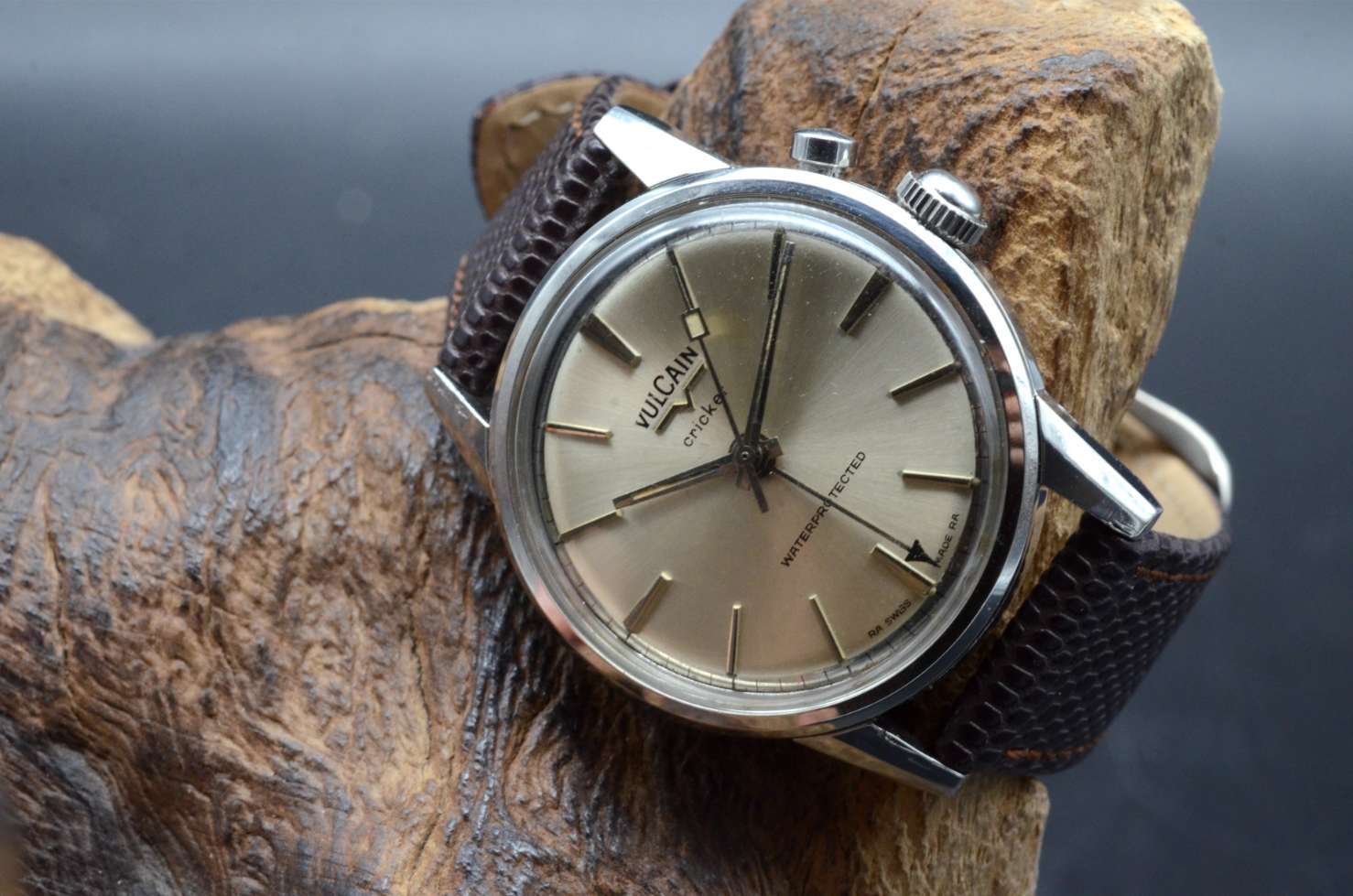 Vulcain Cricket S2329A