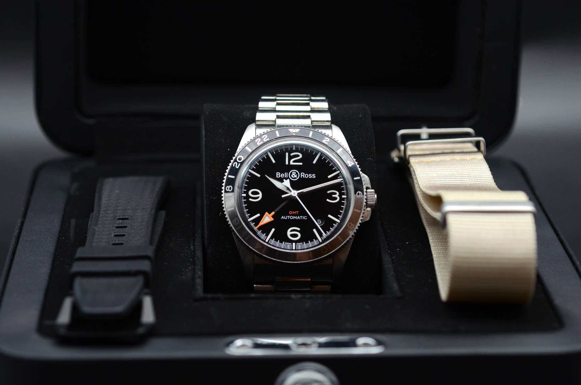 Bell & Ross BR V2-93 GMT